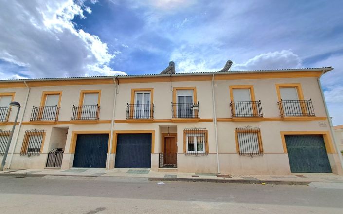 Image No.43-4 Bed House for sale