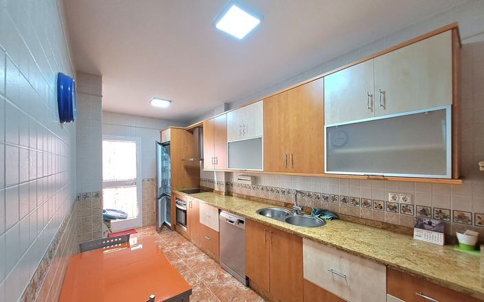 Image No.9-4 Bed House for sale