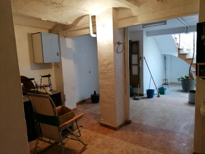 Image No.10-6 Bed House for sale