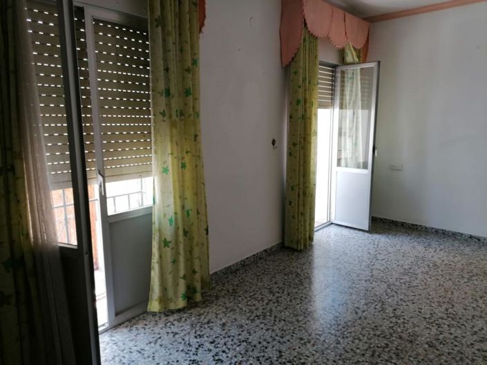 Image No.13-6 Bed House for sale