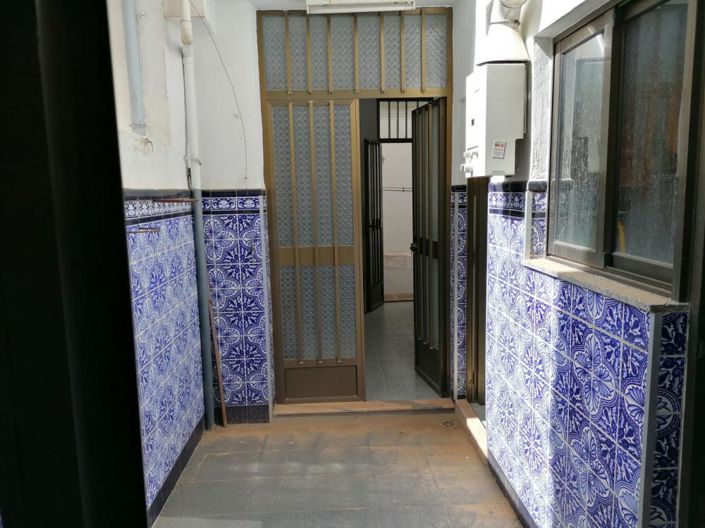 Image No.7-6 Bed House for sale