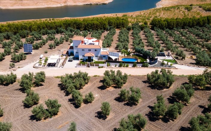 Image No.2-Maison de 6 chambres à vendre à Iznájar