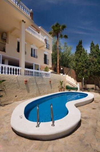 Image No.1-4 Bed House for sale