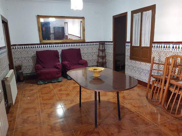 Image No.7-7 Bed House for sale