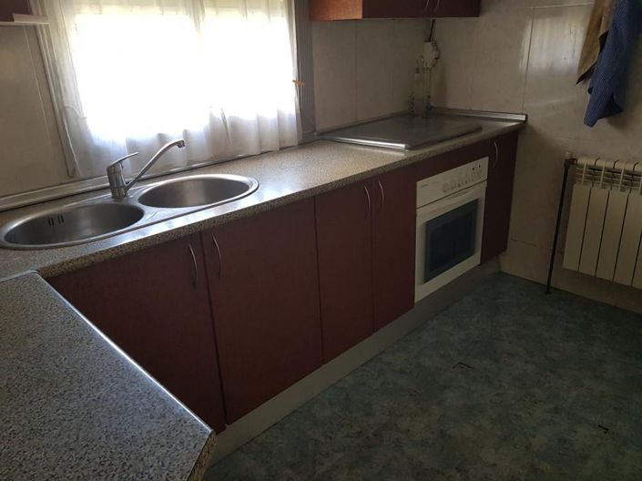 Image No.8-7 Bed House for sale