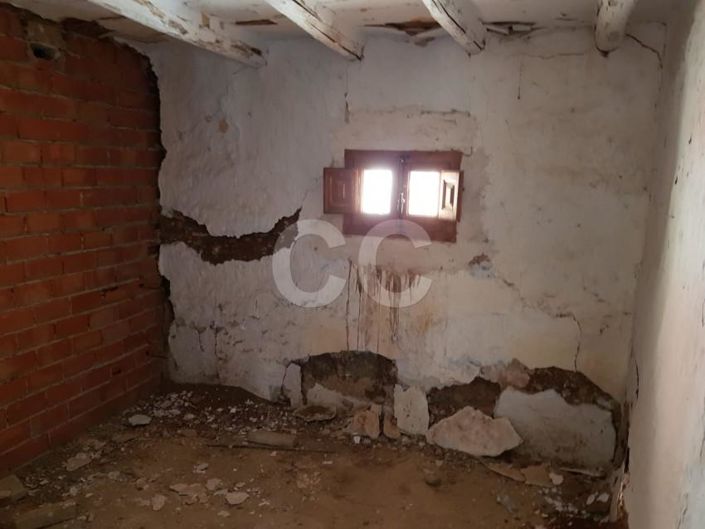 Image No.17-4 Bed House for sale