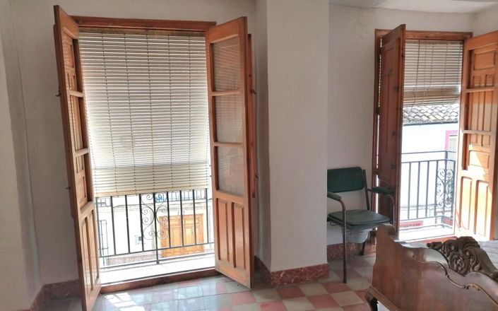 Image No.17-5 Bed House for sale