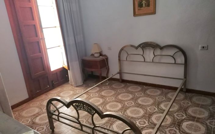 Image No.27-5 Bed House for sale