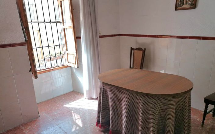 Image No.6-5 Bed House for sale