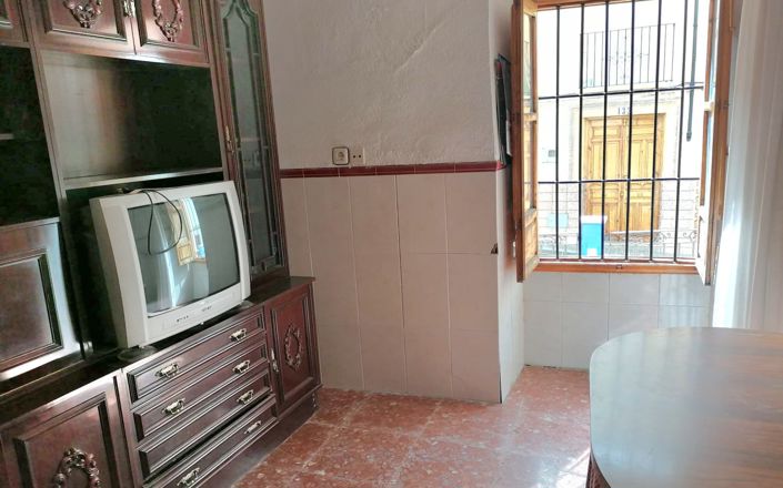 Image No.7-5 Bed House for sale