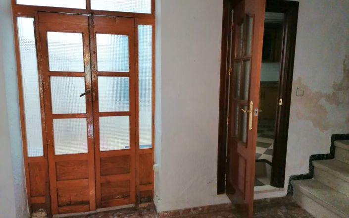 Image No.9-5 Bed House for sale