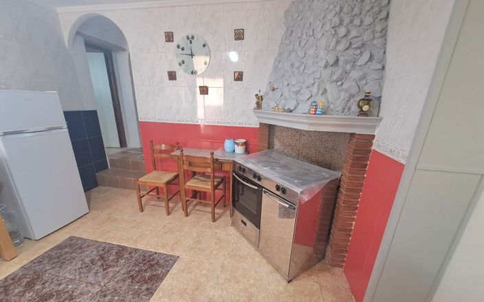 Image No.13-4 Bed House for sale