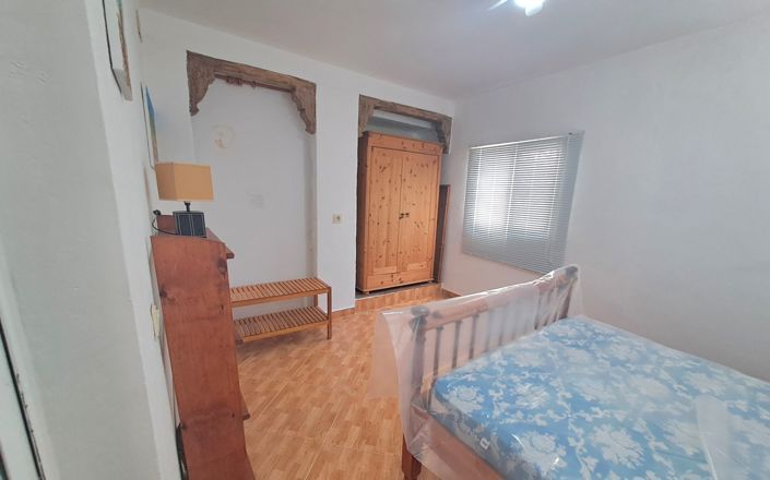 Image No.33-4 Bed House for sale