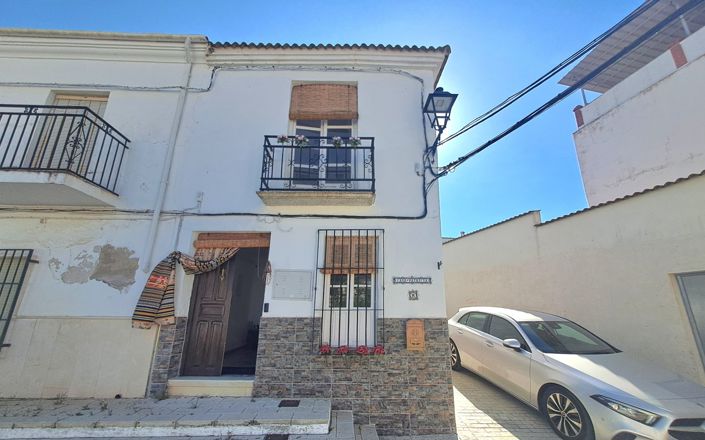Image No.1-5 Bed House for sale