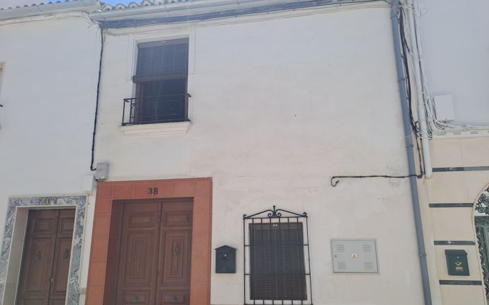 Image No.1-2 Bed House for sale