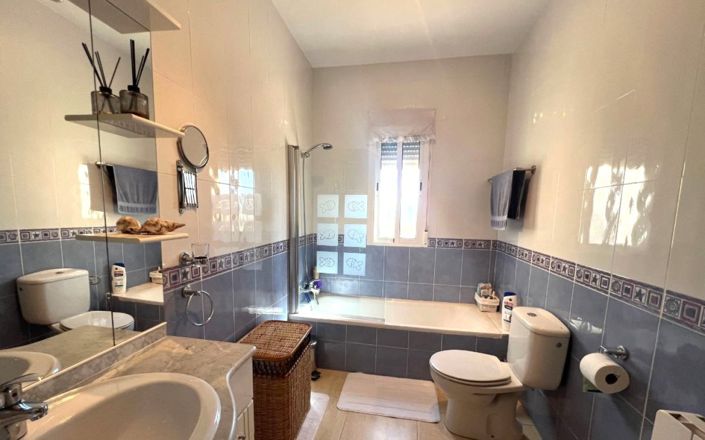 Image No.13-3 Bed House for sale