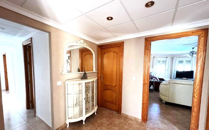 Image No.27-5 Bed House for sale