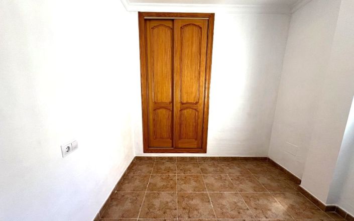 Image No.29-5 Bed House for sale