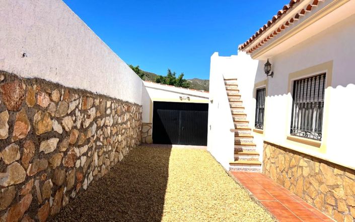 Image No.35-5 Bed House for sale