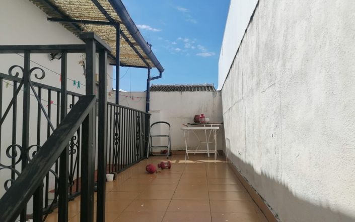 Image No.26-6 Bed House for sale