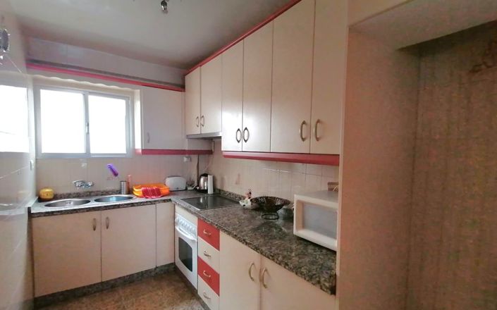 Image No.9-6 Bed House for sale