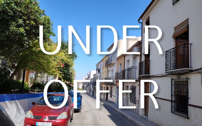 Image No.1-6 Bed House for sale