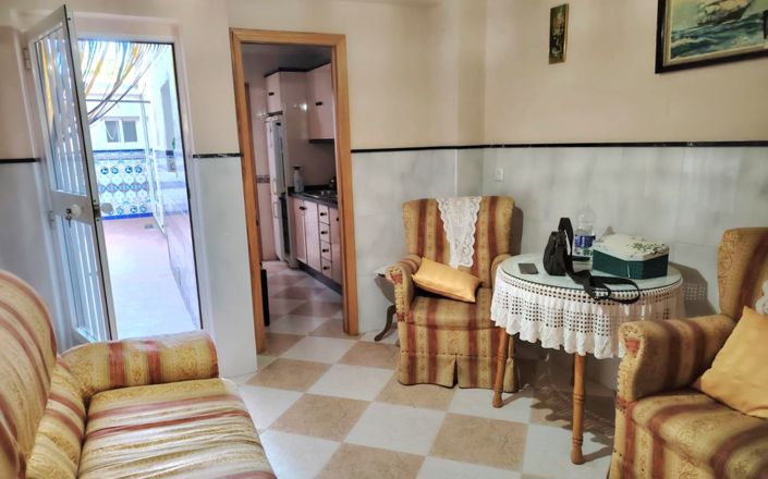 Image No.10-6 Bed House for sale