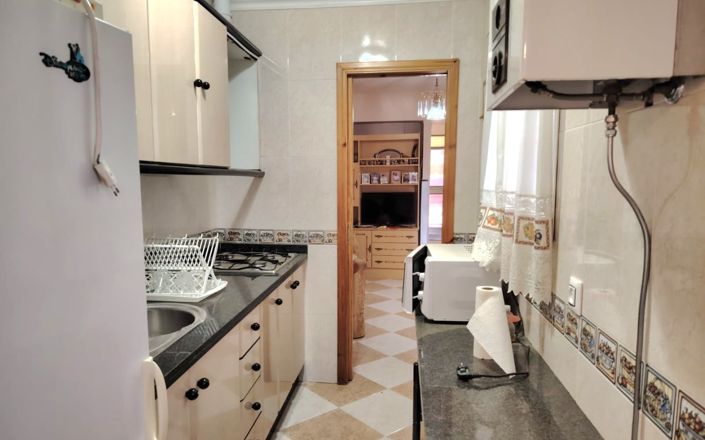 Image No.12-6 Bed House for sale