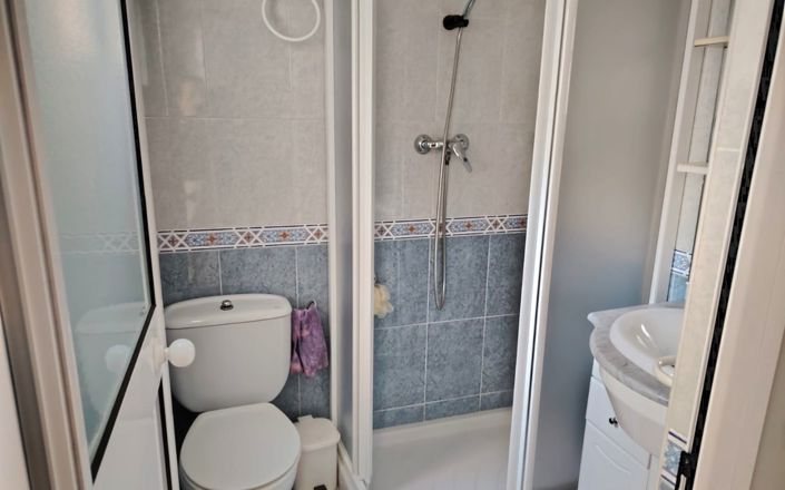 Image No.18-6 Bed House for sale