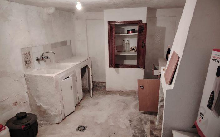 Image No.21-6 Bed House for sale