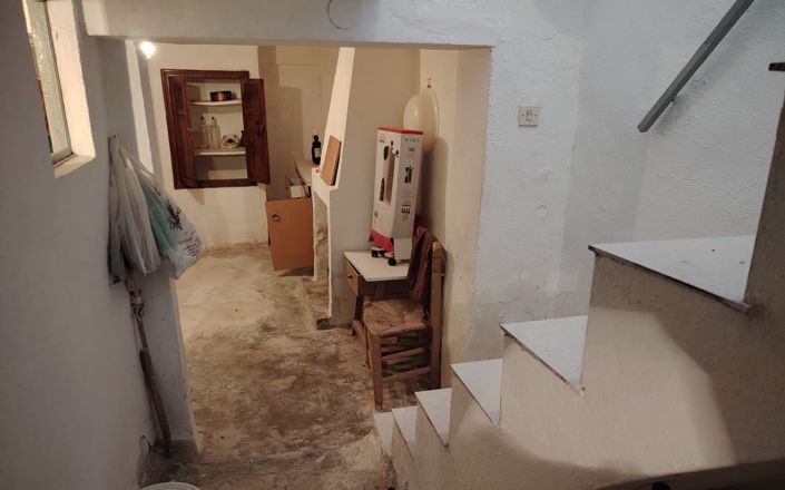 Image No.23-6 Bed House for sale