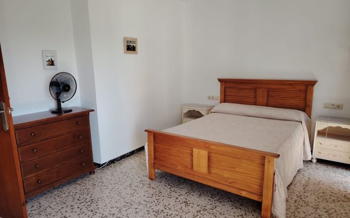 Image No.22-4 Bed House for sale