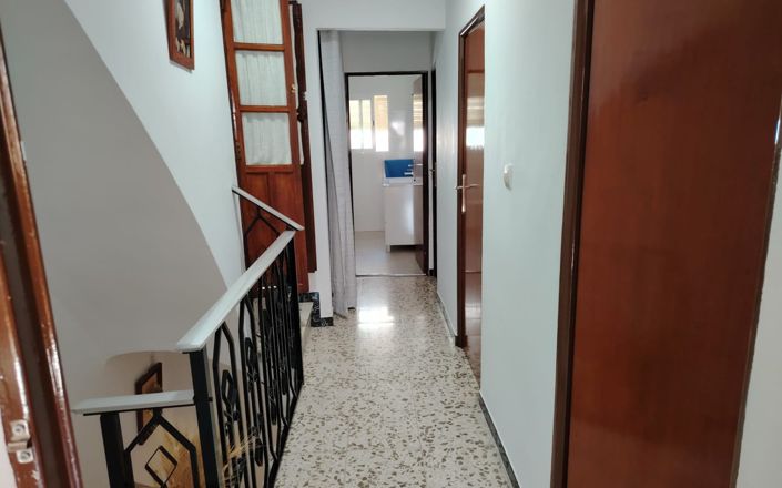 Image No.25-4 Bed House for sale