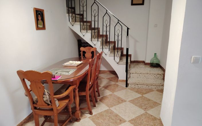 Image No.6-4 Bed House for sale