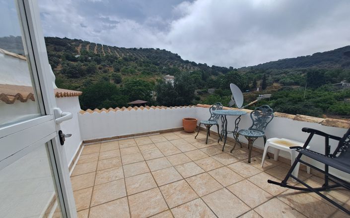 Image No.20-3 Bed House for sale