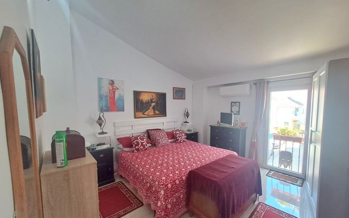 Image No.23-2 Bed House for sale