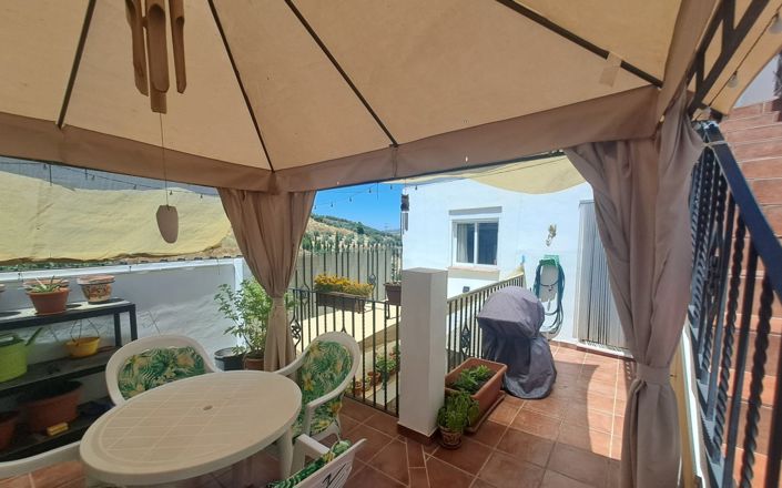 Image No.31-2 Bed House for sale