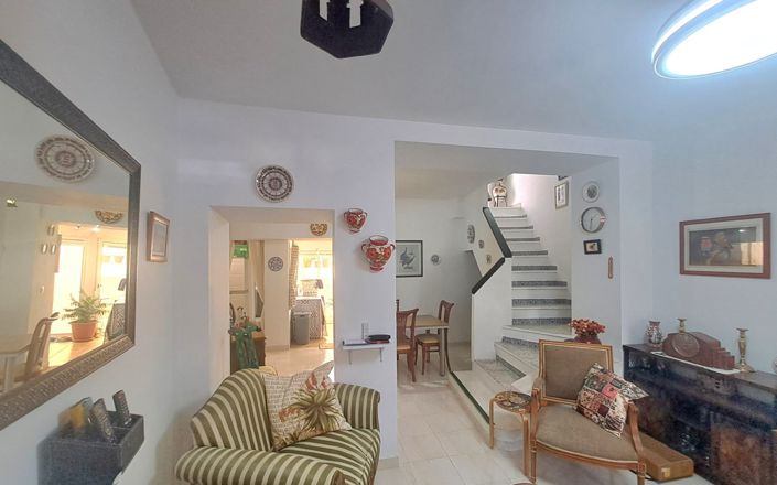 Image No.4-2 Bed House for sale