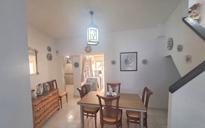 Image No.6-2 Bed House for sale