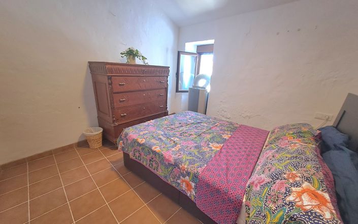 Image No.21-3 Bed House for sale