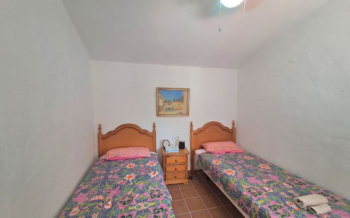 Image No.24-3 Bed House for sale