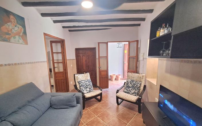 Image No.6-3 Bed House for sale