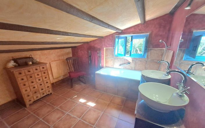 Image No.49-4 Bed House for sale