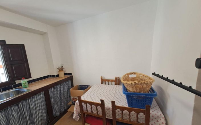 Image No.11-6 Bed House for sale