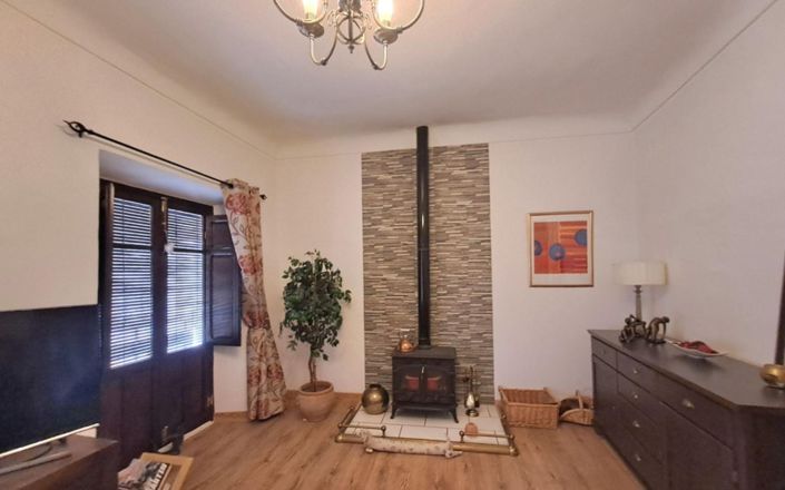 Image No.22-6 Bed House for sale