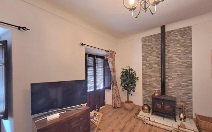 Image No.23-6 Bed House for sale