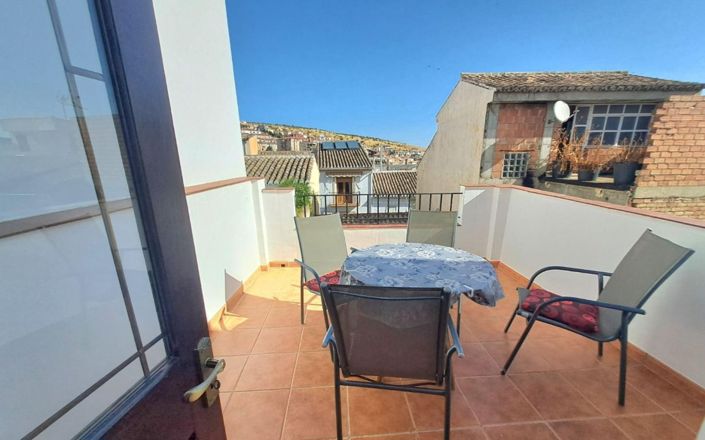 Image No.36-6 Bed House for sale