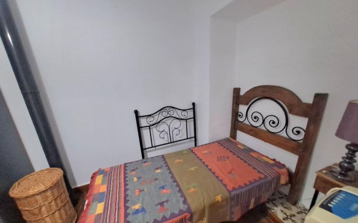 Image No.40-6 Bed House for sale