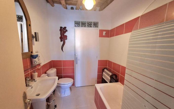 Image No.45-6 Bed House for sale