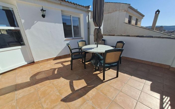 Image No.56-6 Bed House for sale